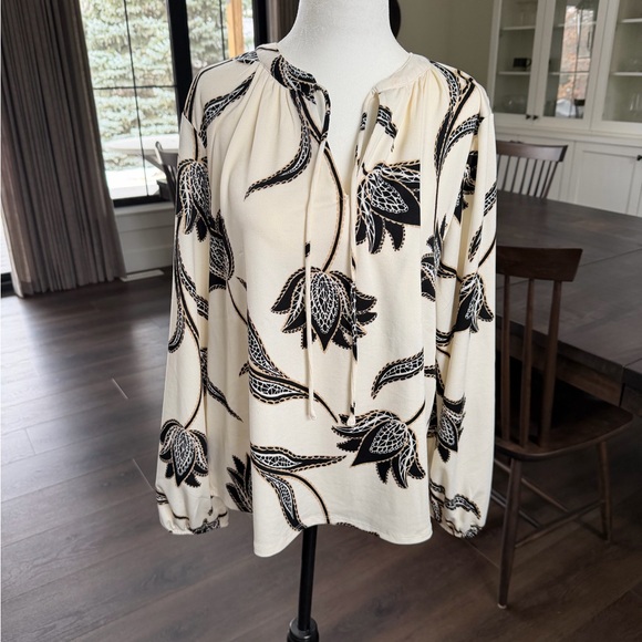 Melanie Lyne Tops - Elegant Women's Blouse with Black and Cream Floral Design
